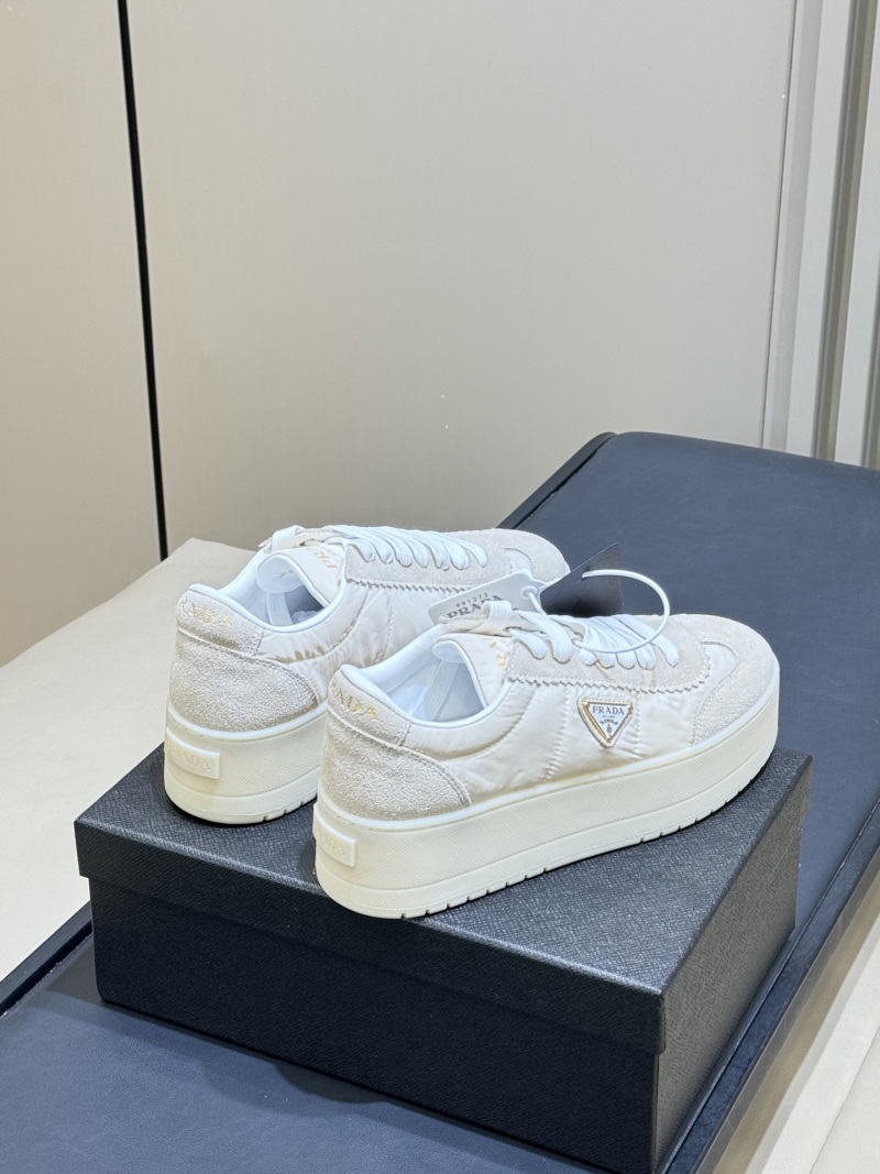 Кроссовки Prada