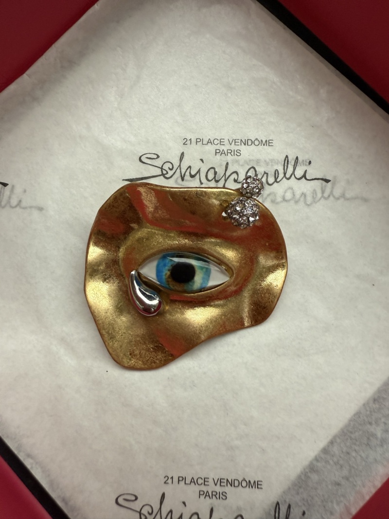 Брошь Schiaparelli