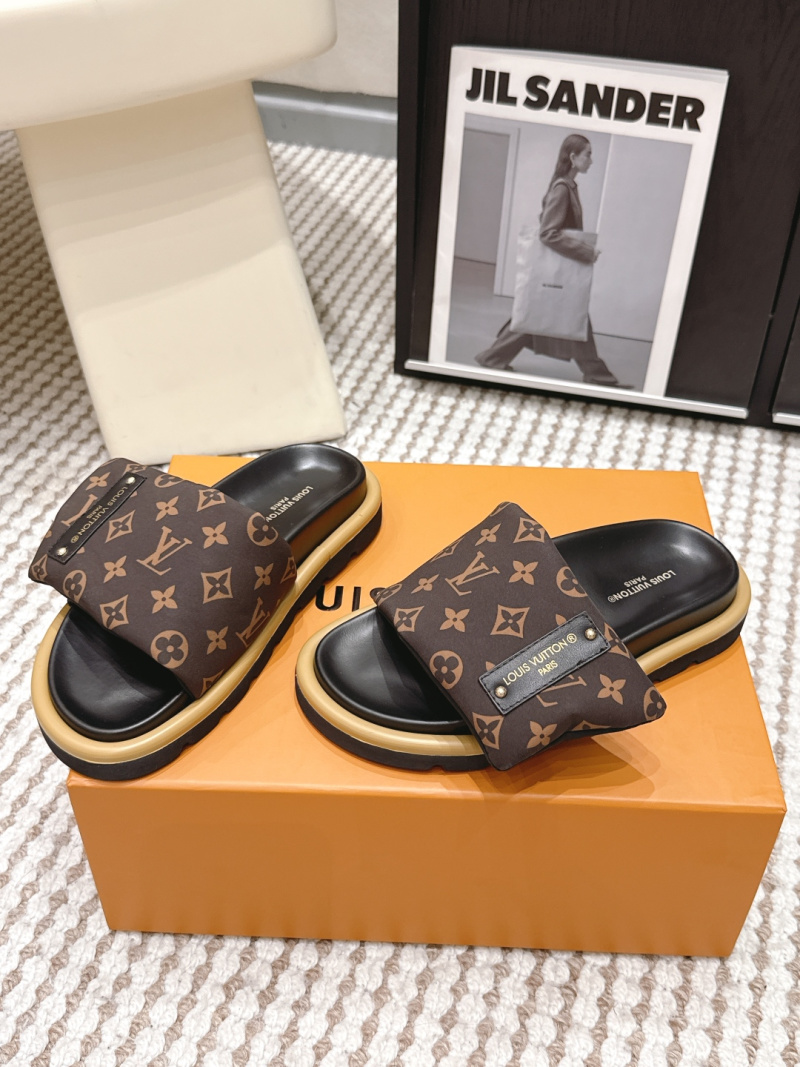 Женские шлёпанцы Louis Vuitton с монограммой
