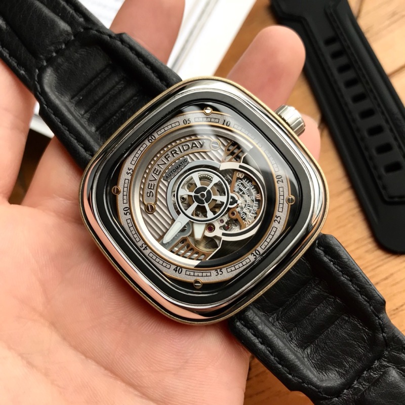 Часы SevenFriday