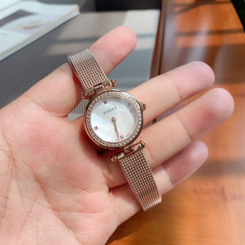 Часы Gucci
