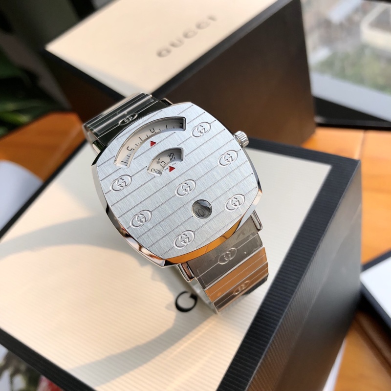 Часы Gucci