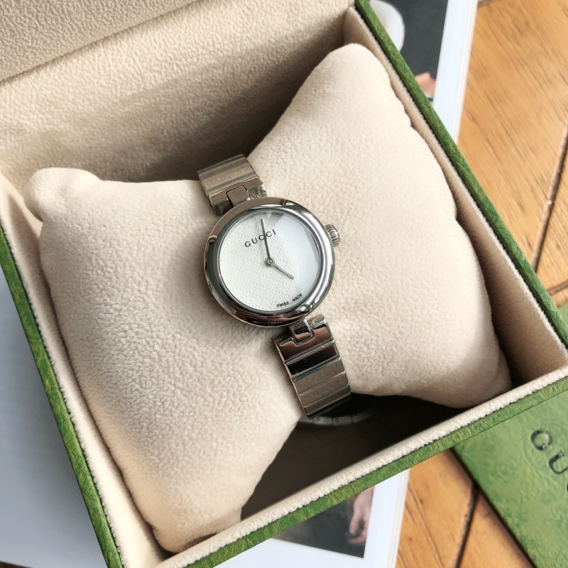Часы Gucci