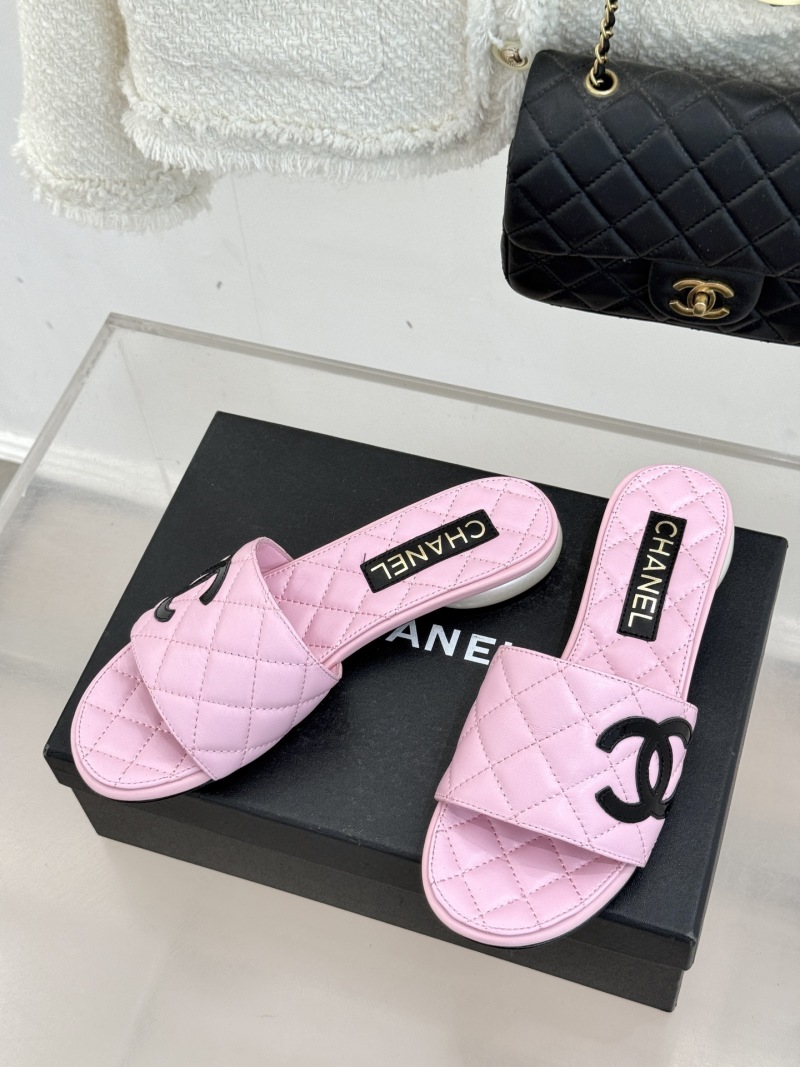 Женские шлёпанцы с жемчужным каблуком и стеганым узором Chanel