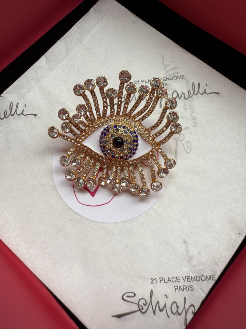 Брошь в виде глаза с кристаллами Schiaparelli