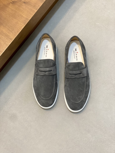 Мужские слипоны из замши с белой подошвой Kiton