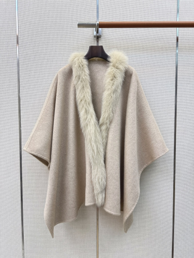 Пальто Fendi
