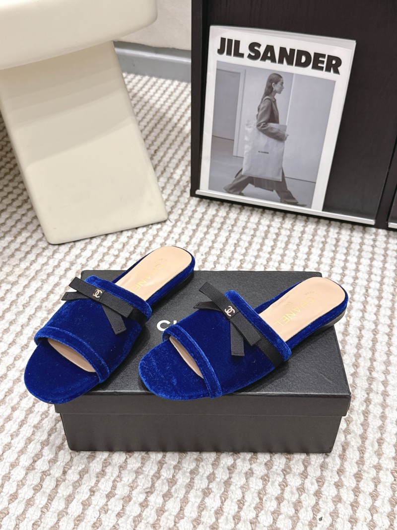 Женские велюровые тапочки с бантом Chanel
