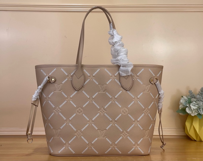 Сумка Louis Vuitton Neverfull с монограммой