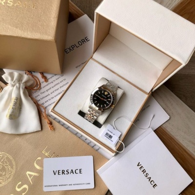 Часы Versace