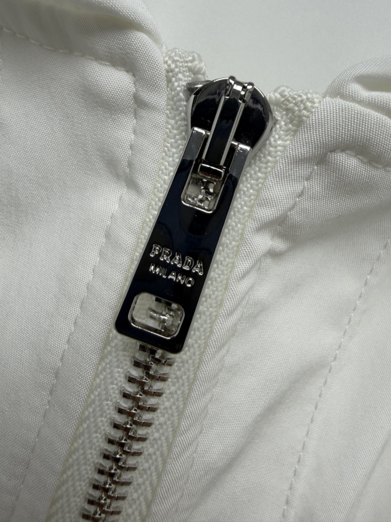 Куртка Prada с капюшоном