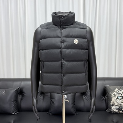 Жилет Moncler