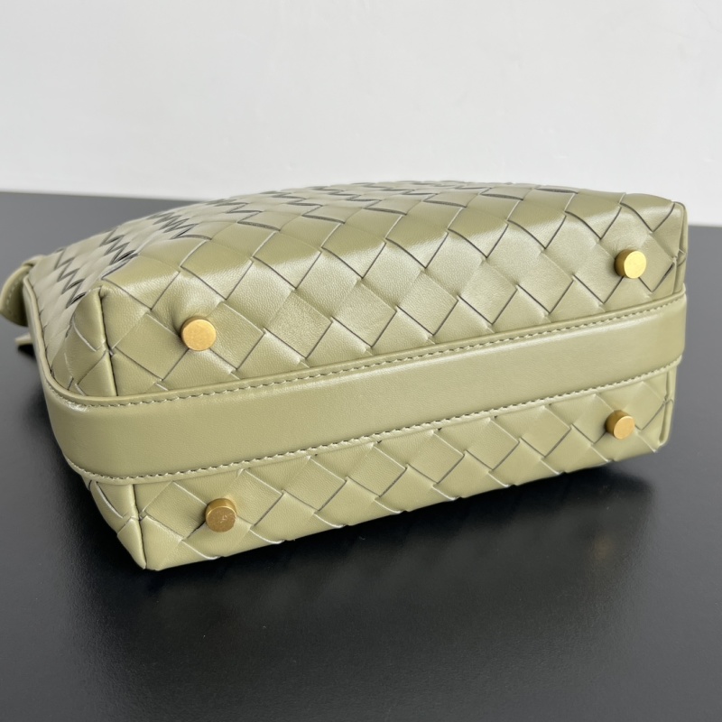 Сумка Wallace intrecciato из кожи с золотым змеевым замком Bottega Veneta