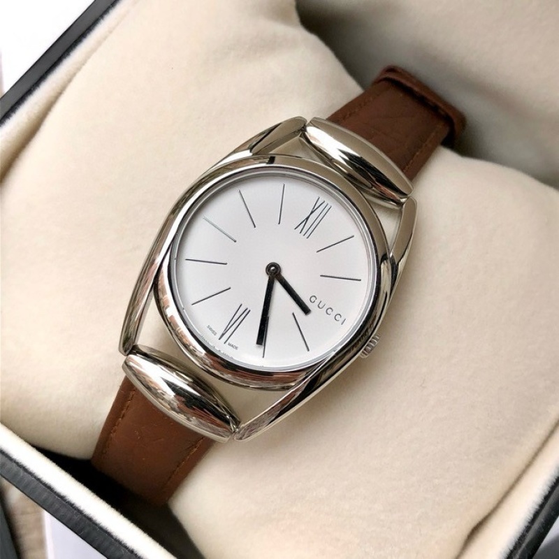Часы Gucci