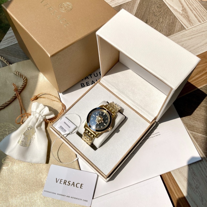 Часы Versace