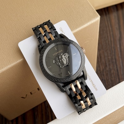 Часы Versace