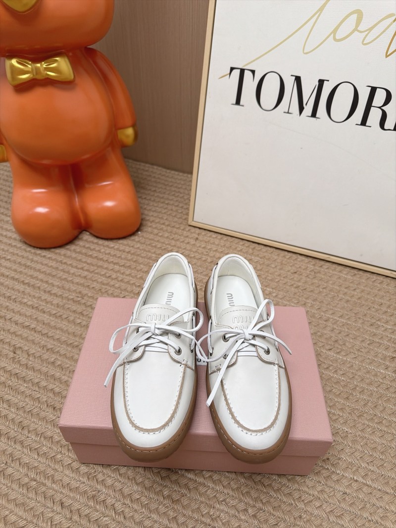 Женские лоферы Miu Miu белые