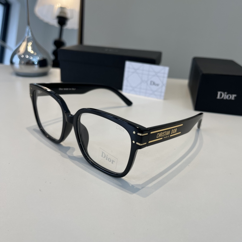 Солнечные очки Christian Dior черные