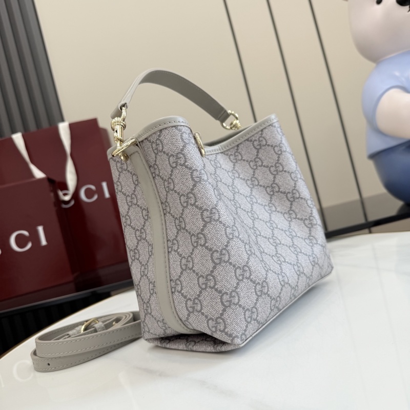 Сумка Gucci с монограммой и ремнем