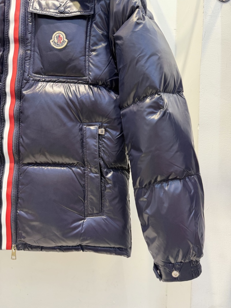 Пуховик Moncler