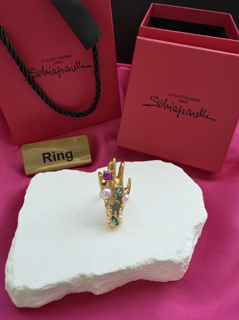 Кольцо в виде руки с камнями Schiaparelli