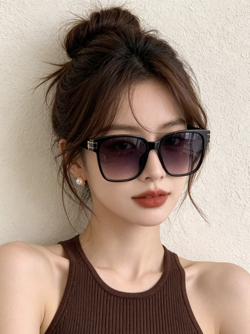 Солнцезащитные очки Gucci G1106