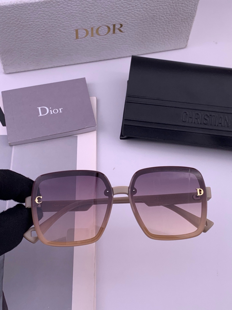 Солнцезащитные очки Dior