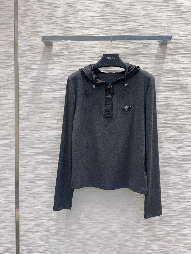 Футболки Prada
