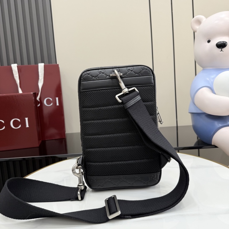 Черное портмоне Gucci с монограммой и ремешком