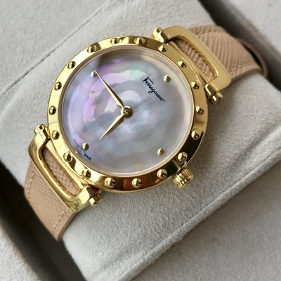 Часы Ferragamo