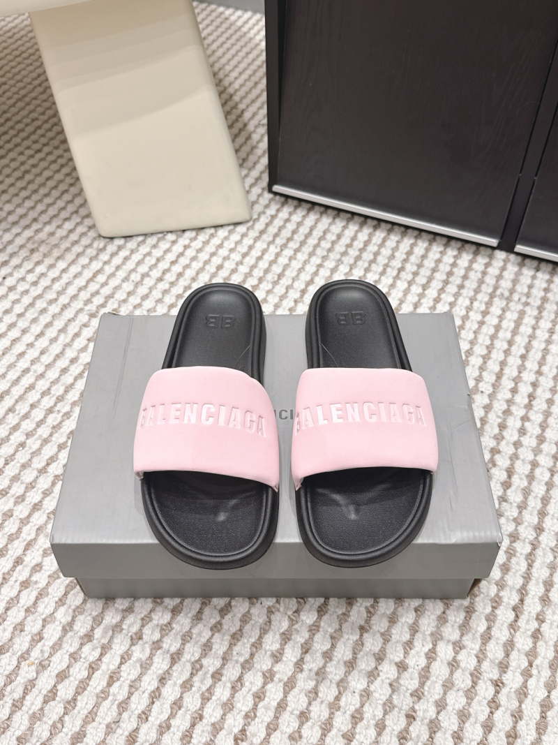 Женские шлёпанцы Balenciaga с логотипом