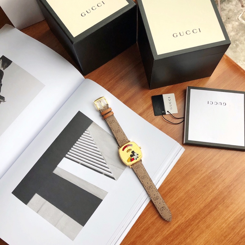 Часы Gucci