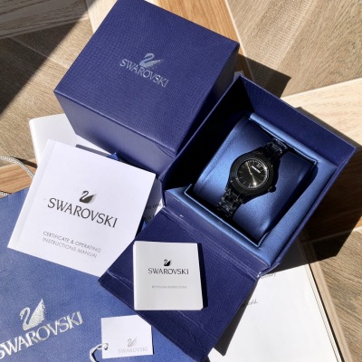 Часы Swarovski