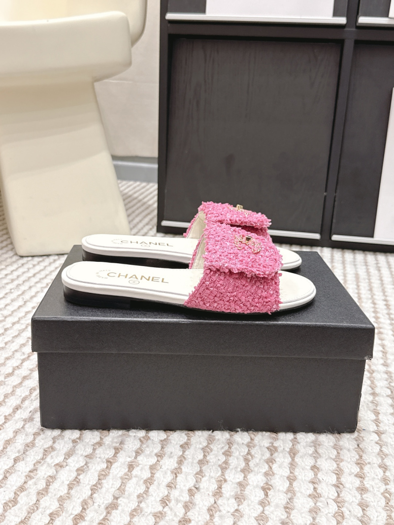 Розовые сабо из ткани с декором Chanel