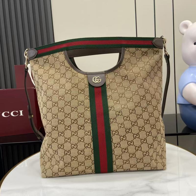Сумка Gucci с монограммой и ремешком