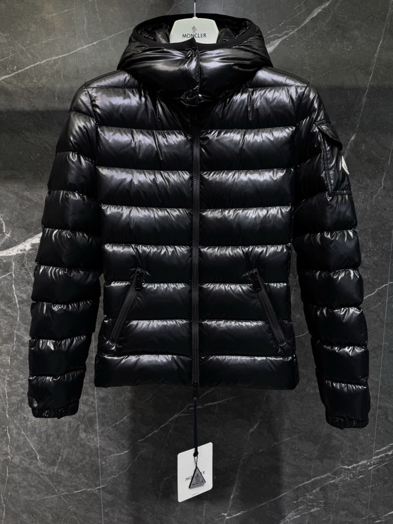 Пуховик Moncler