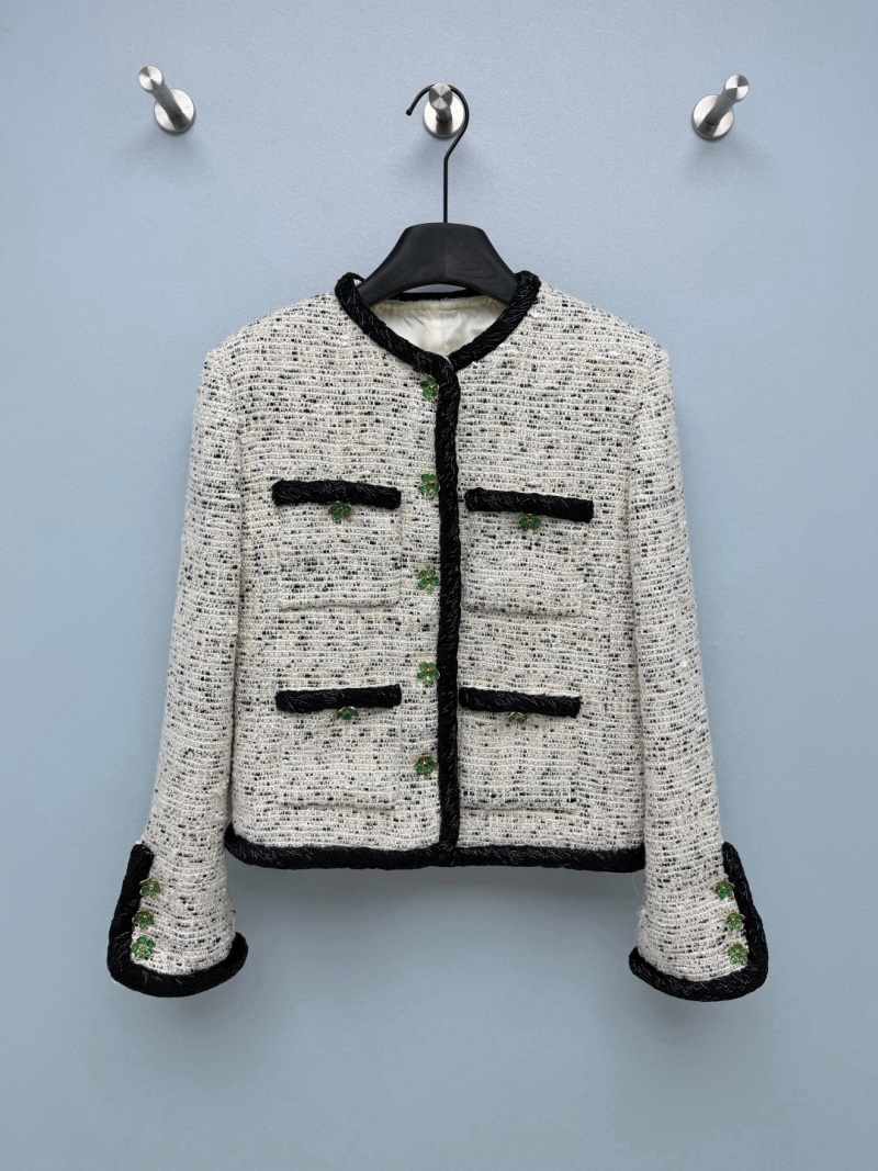Кожаная куртка Chanel с черной отделкой