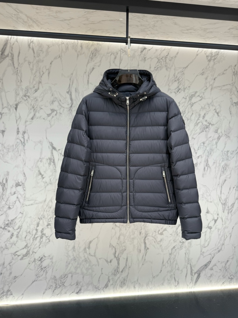 Пуховик Moncler