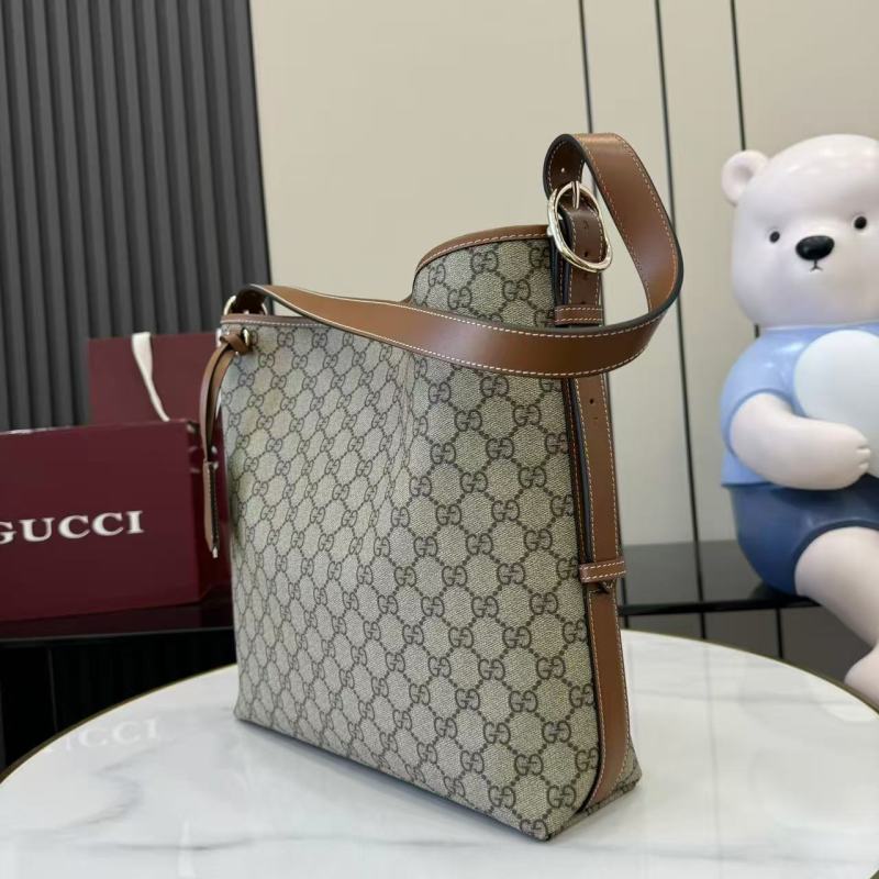 Сумка Gucci с монограммой