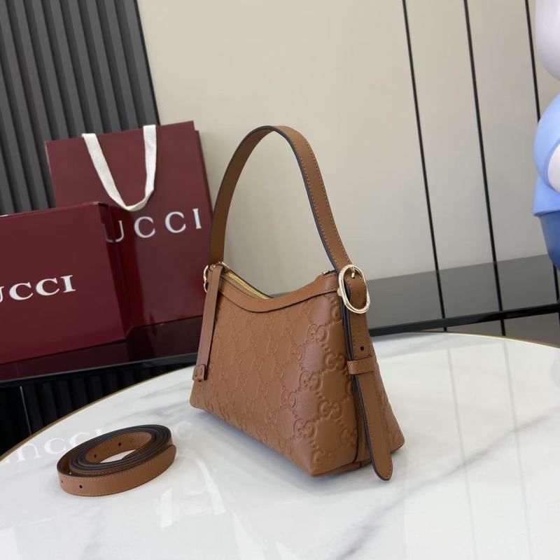 Сумка Gucci с монограммой и ремнем