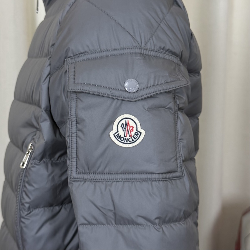 Пуховик Moncler