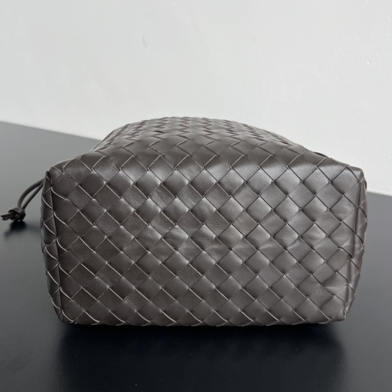Плетеная сумка-ведро Bottega Veneta, черный цвет
