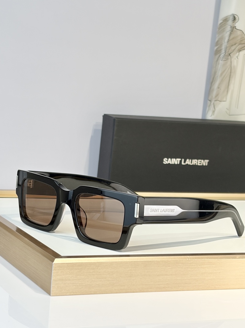 Солнцезащитные очки Saint Laurent SL572