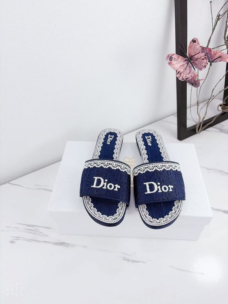 Женские слайды Dior с вышивкой