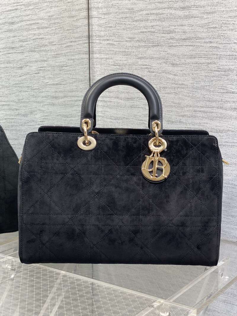 Черная сумка Dior Lady Dior