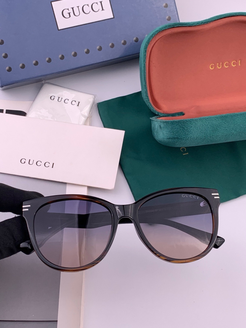 Солнечные очки Gucci женские черные