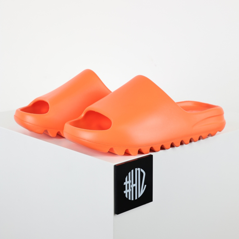 Шлёпанцы Yeezy