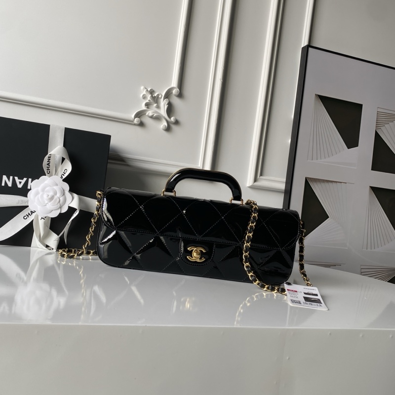 Черная лакированная сумка с двойным C логотипом Chanel