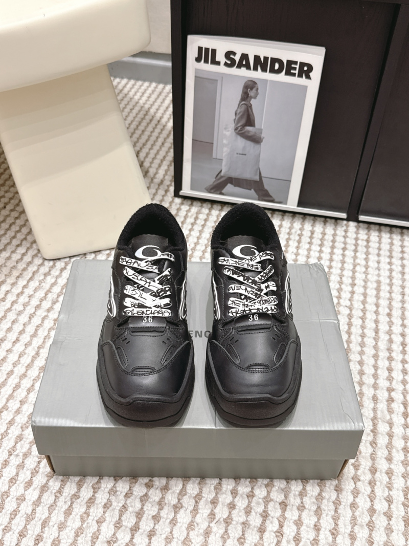 Кроссовки Balenciaga Hamptons Worn-Out черные
