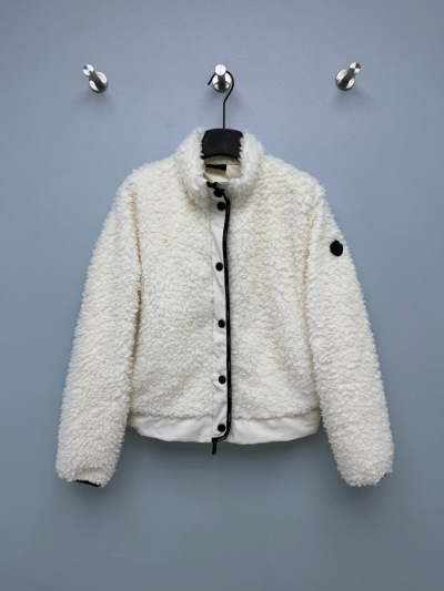 Белая куртка Moncler с подкладкой